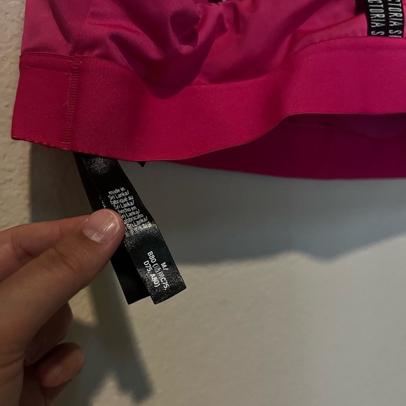 Victoria's Secret Sport Crisscross Logo Sport Bra Medium - Picture 5 of 7